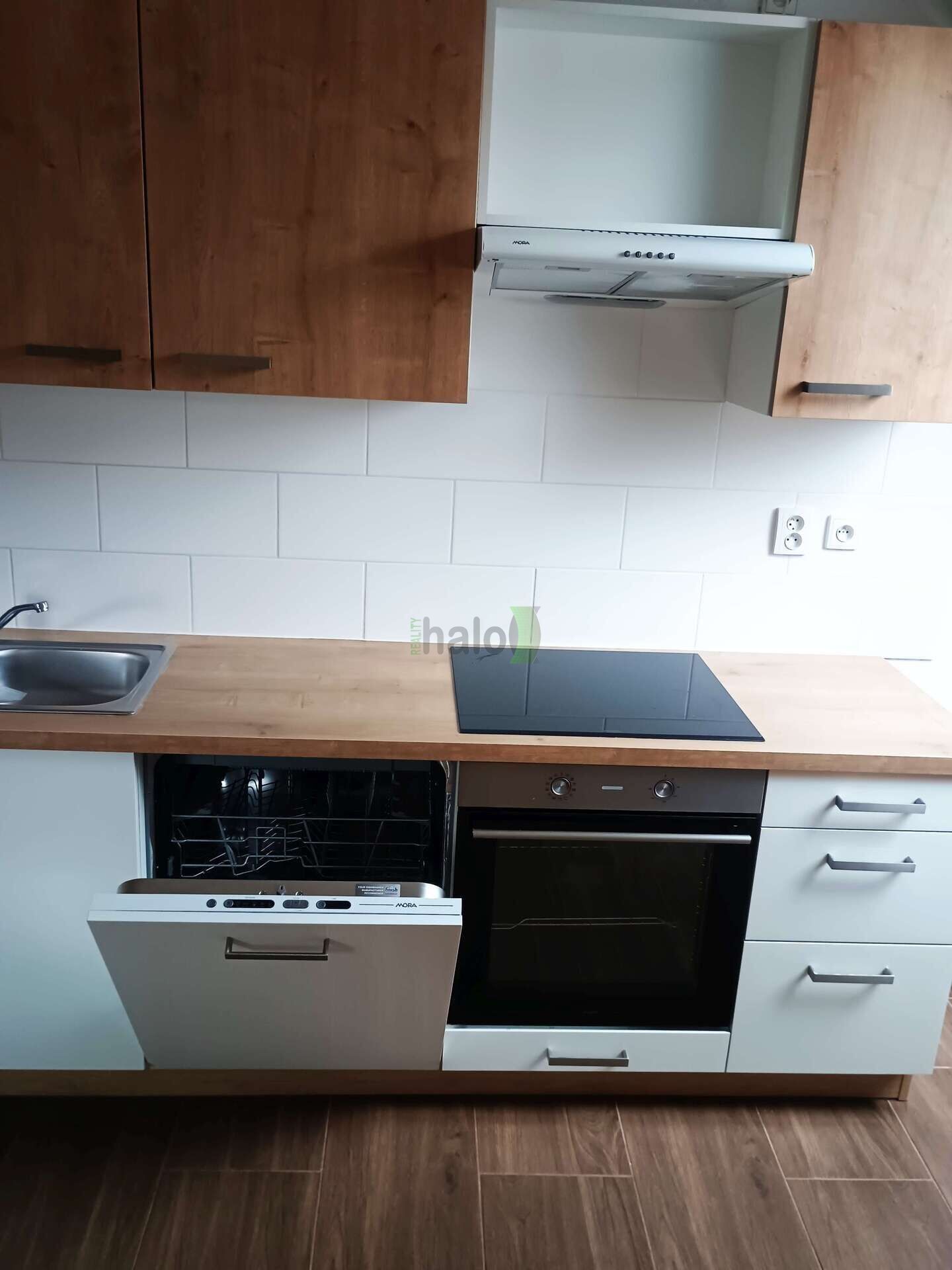 Pronájem bytu 3+kk 76 m² - foto 6