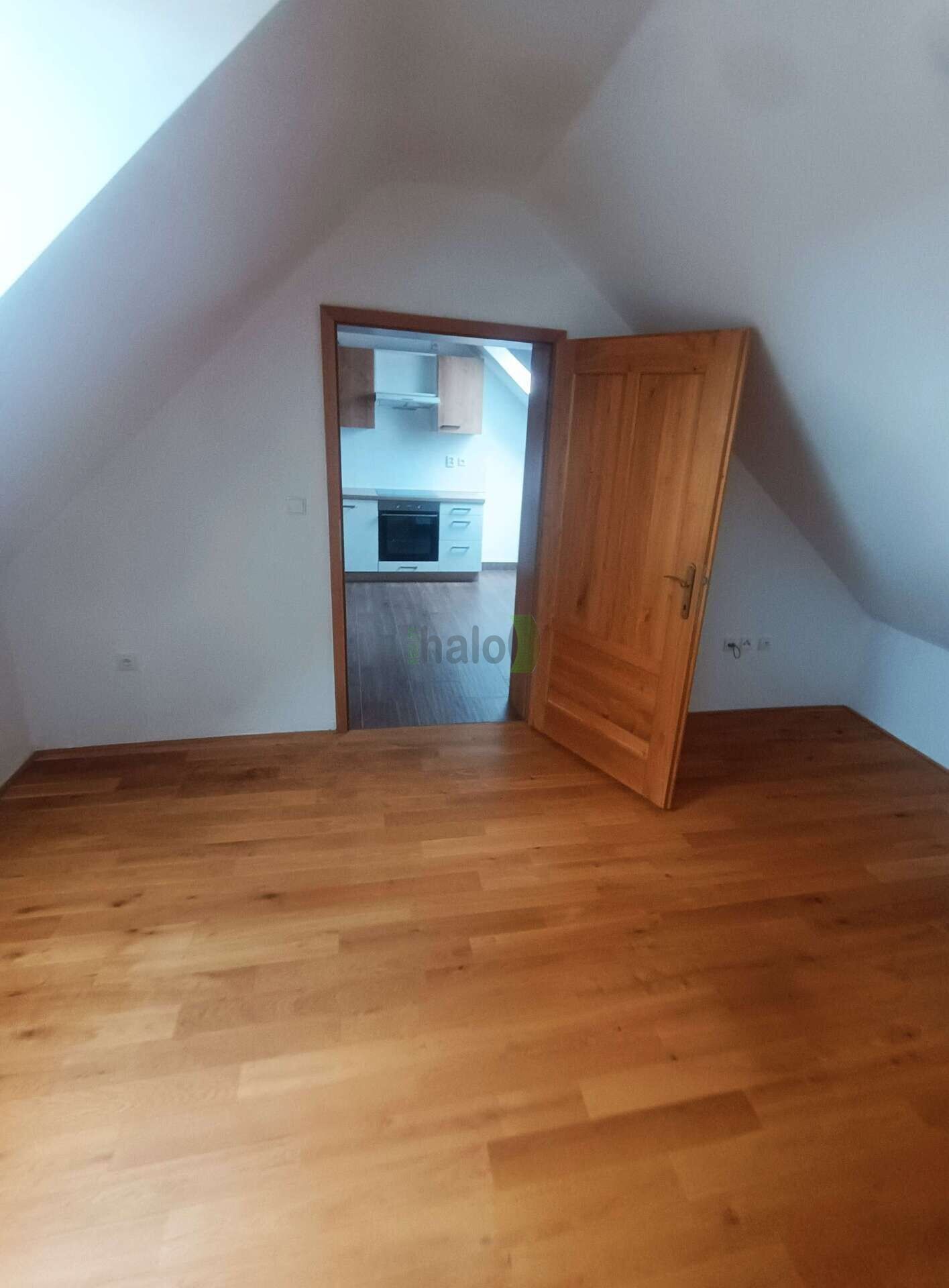 Pronájem bytu 3+kk 76 m² - foto 10