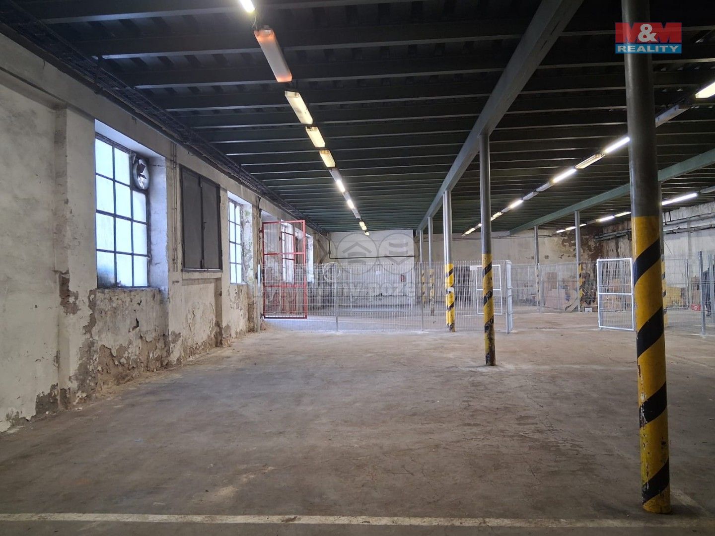 Pronájem komerčního prostoru 195 m² - foto 4