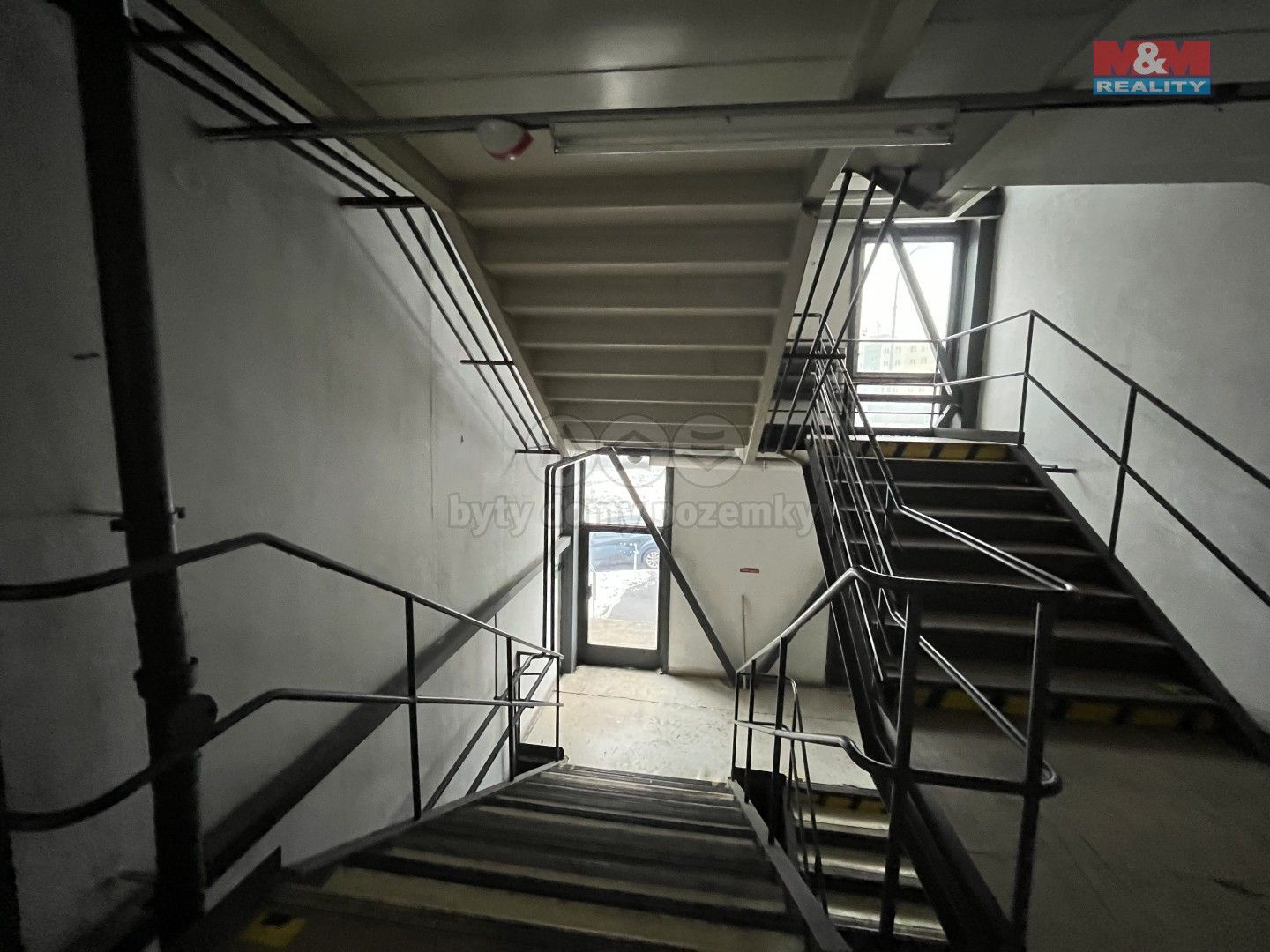 Pronájem komerčního prostoru 600 m² - foto 6