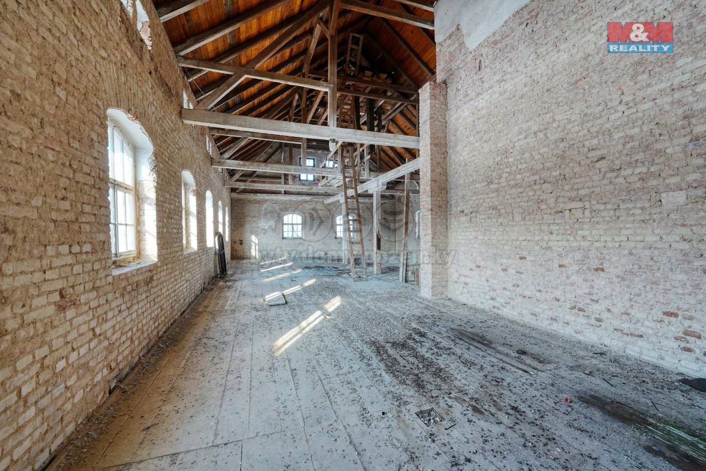 Prodej komerčního prostoru 1614 m² - foto 12
