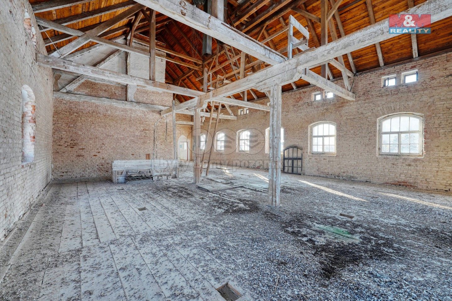 Prodej komerčního prostoru 1614 m² - foto 10