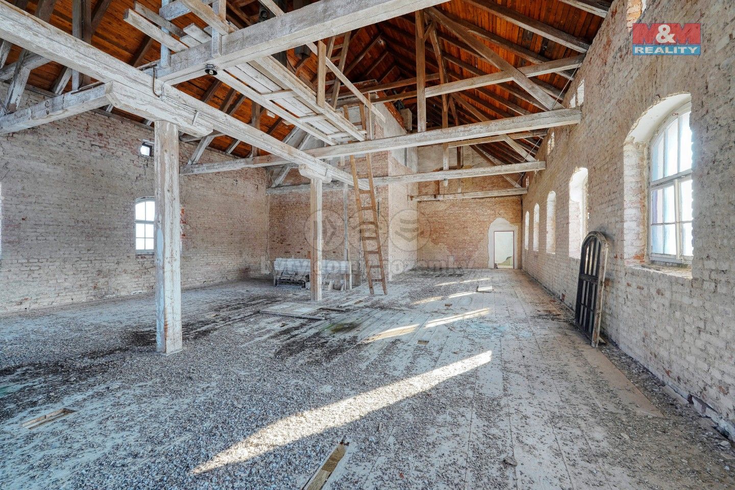 Prodej komerčního prostoru 1614 m² - foto 11