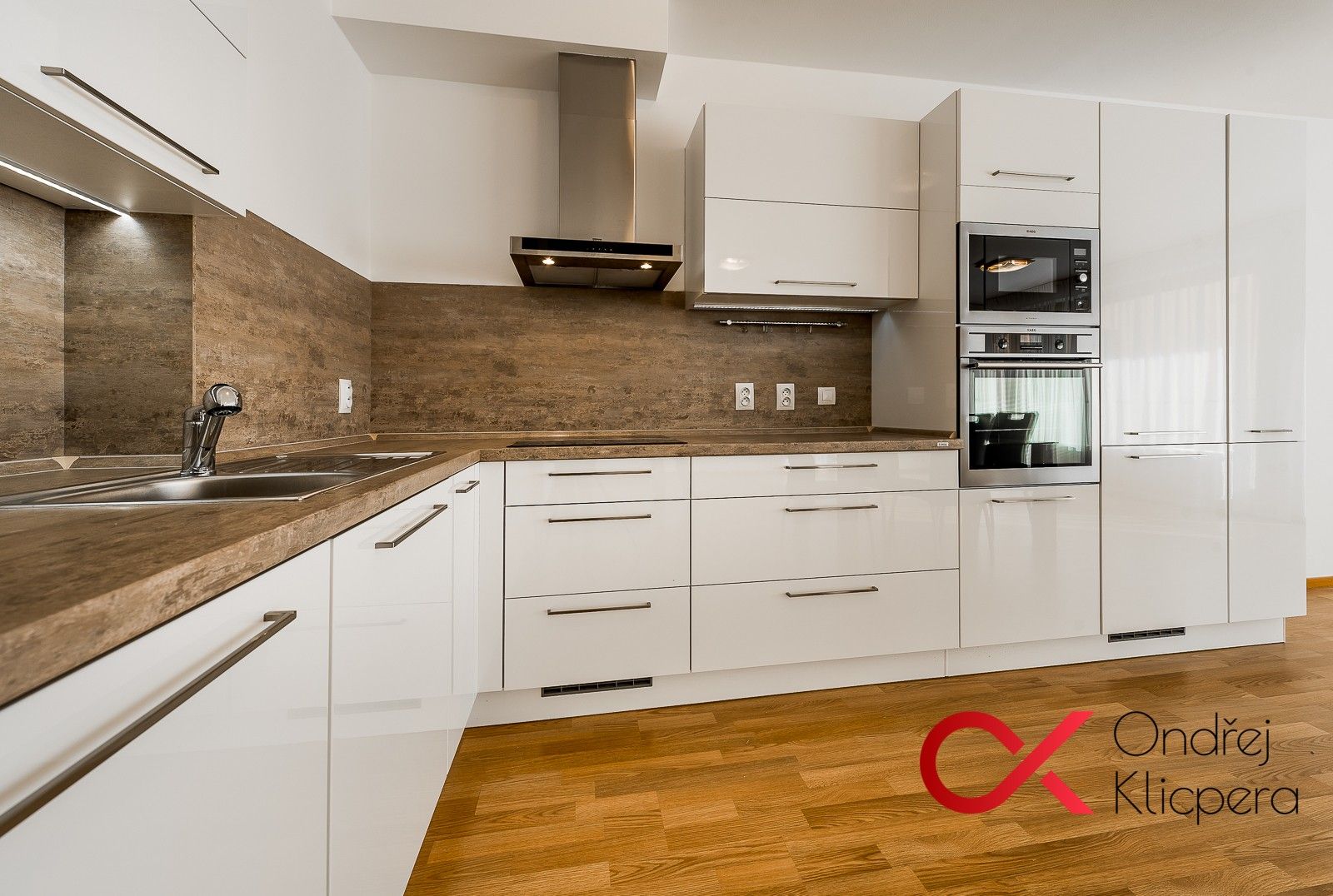 Pronájem bytu 3+kk 103 m² - foto 3