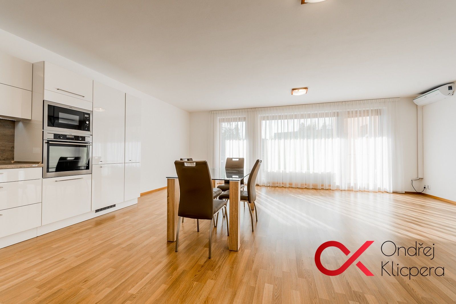 Pronájem bytu 3+kk 103 m² - foto 4