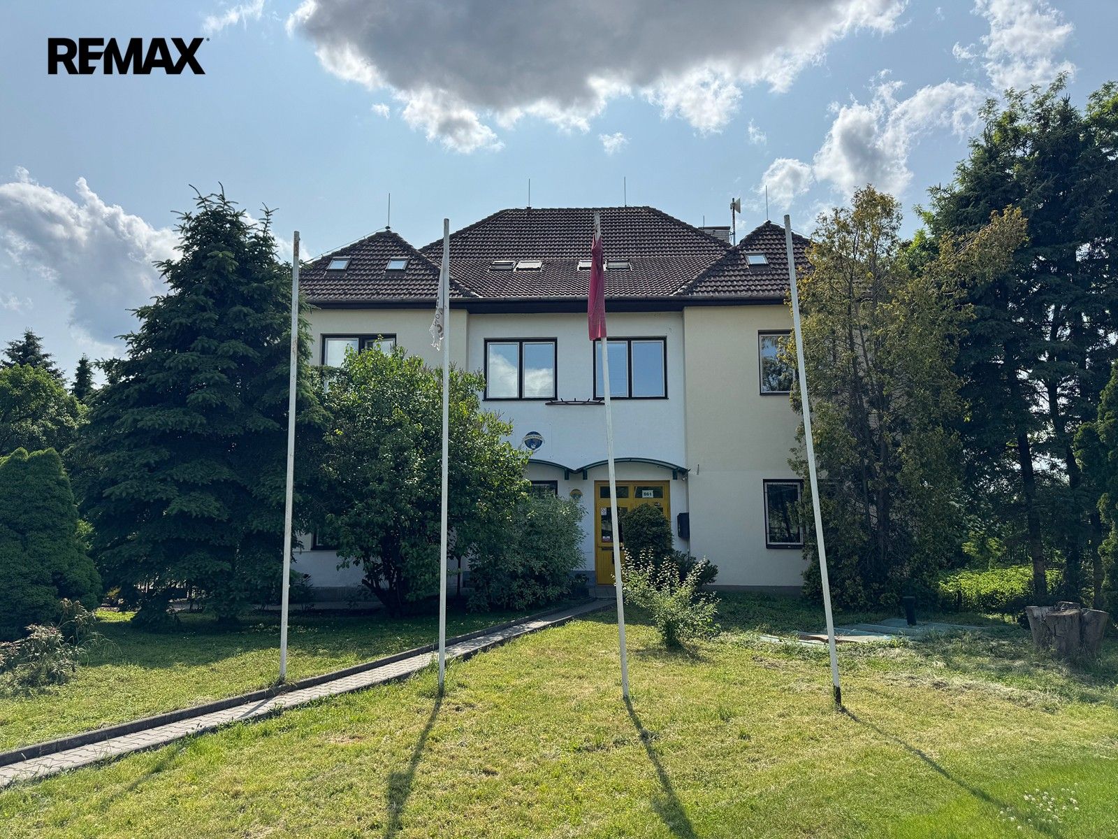 Prodej nemovitosti 1573 m² - foto 2