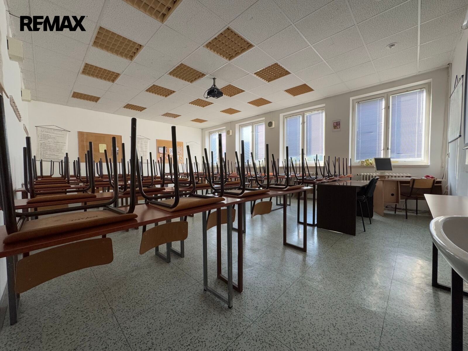 Prodej nemovitosti 1573 m² - foto 22