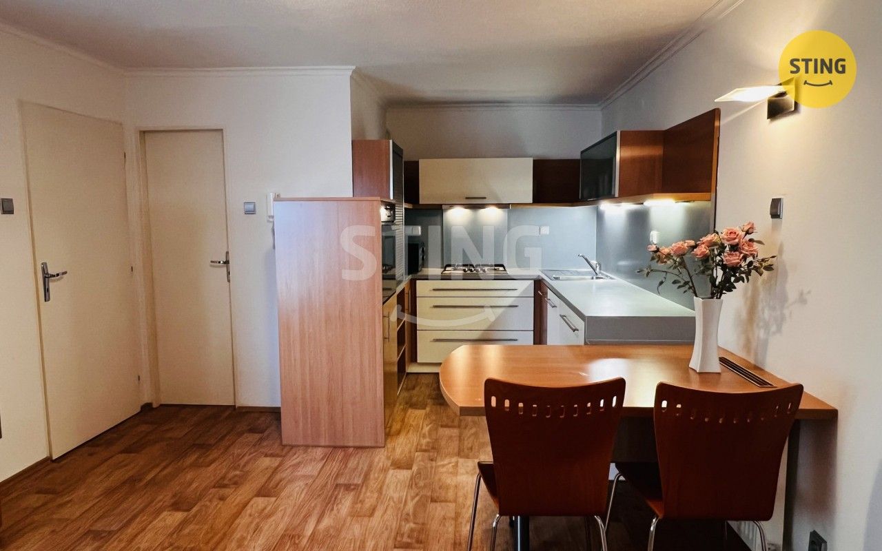 Pronájem bytu 2+1 50 m² - foto 5