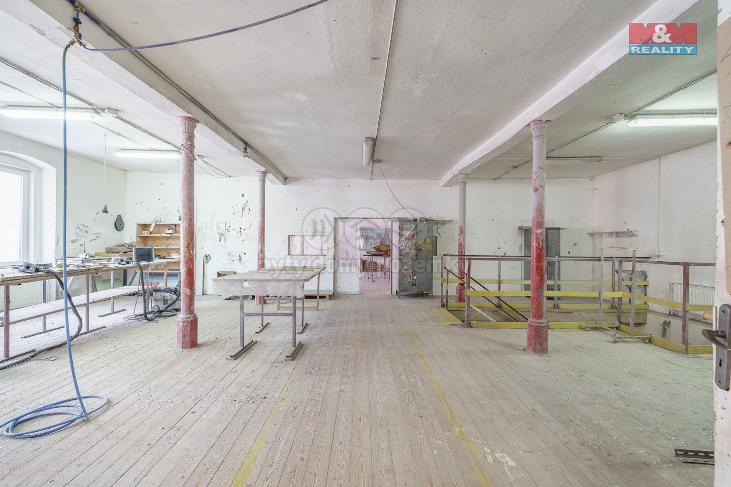 Prodej komerčního prostoru 2100 m² - foto 11
