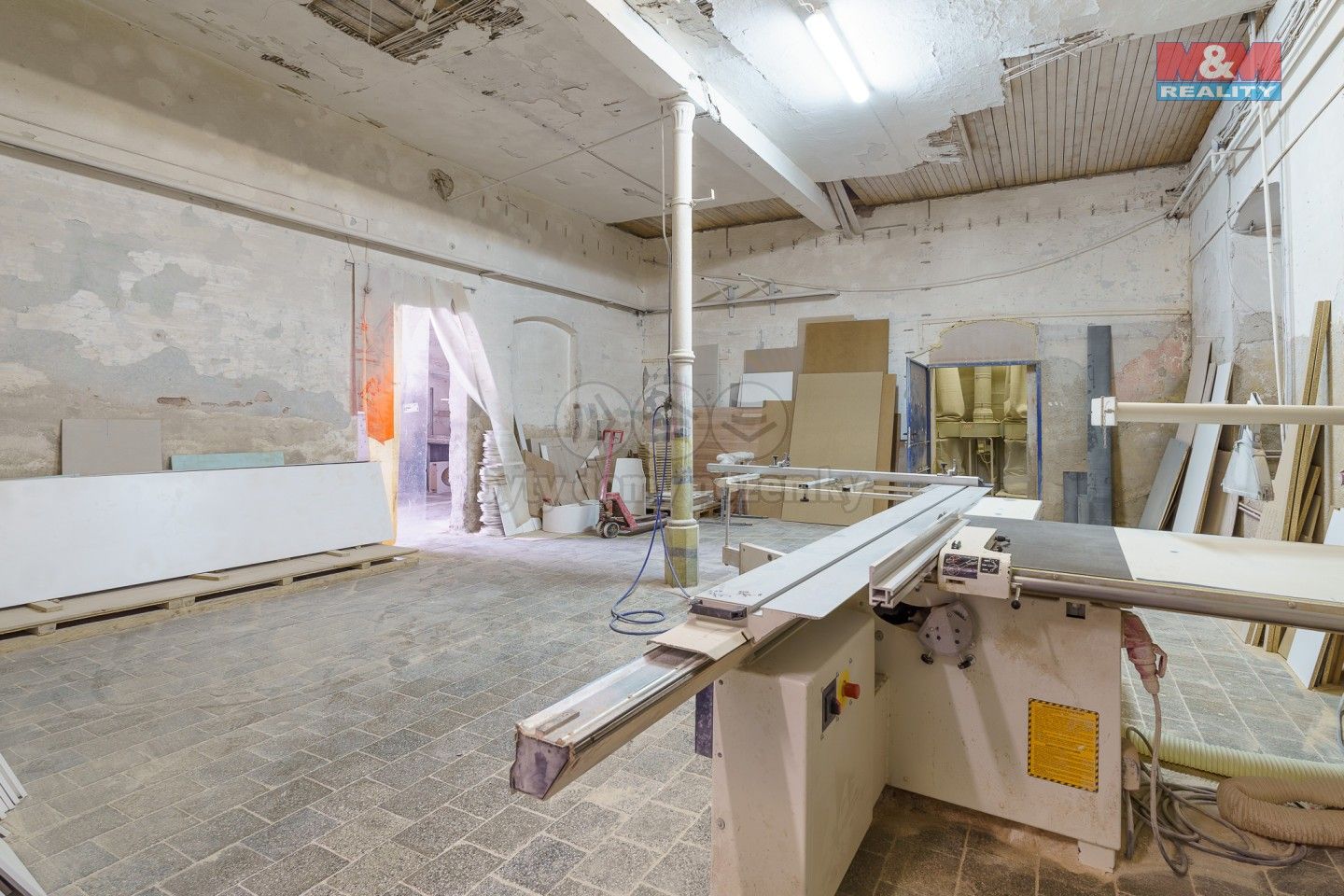 Prodej komerčního prostoru 2100 m² - foto 20