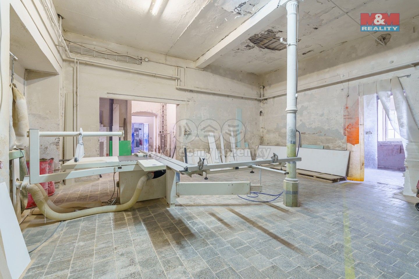 Prodej komerčního prostoru 2100 m² - foto 21