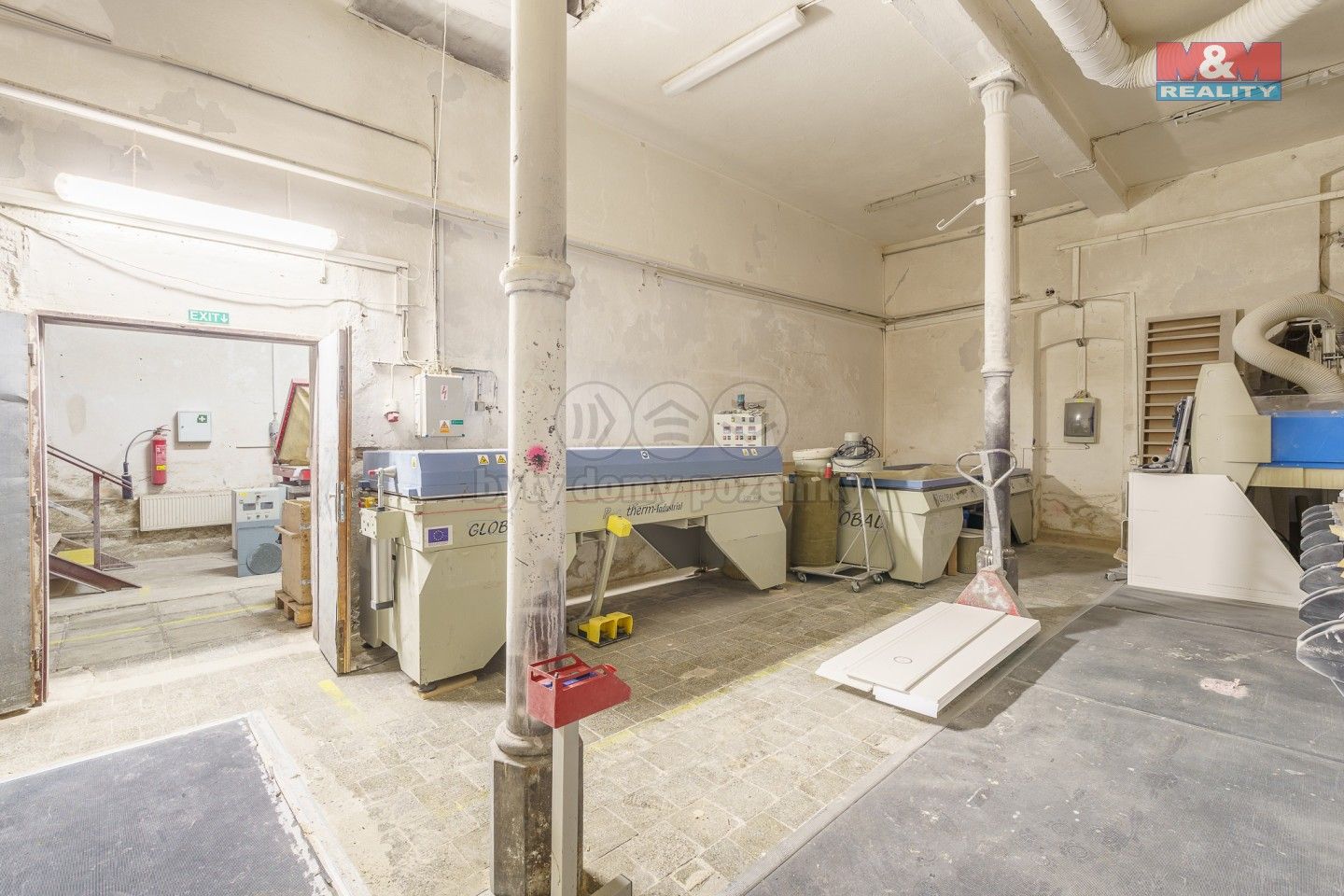 Prodej komerčního prostoru 2100 m² - foto 23
