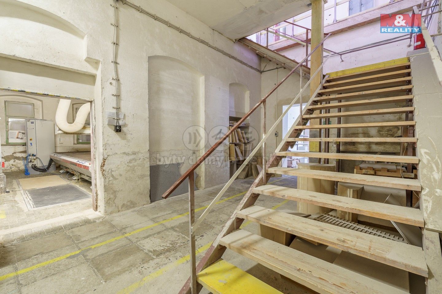 Prodej komerčního prostoru 2100 m² - foto 25