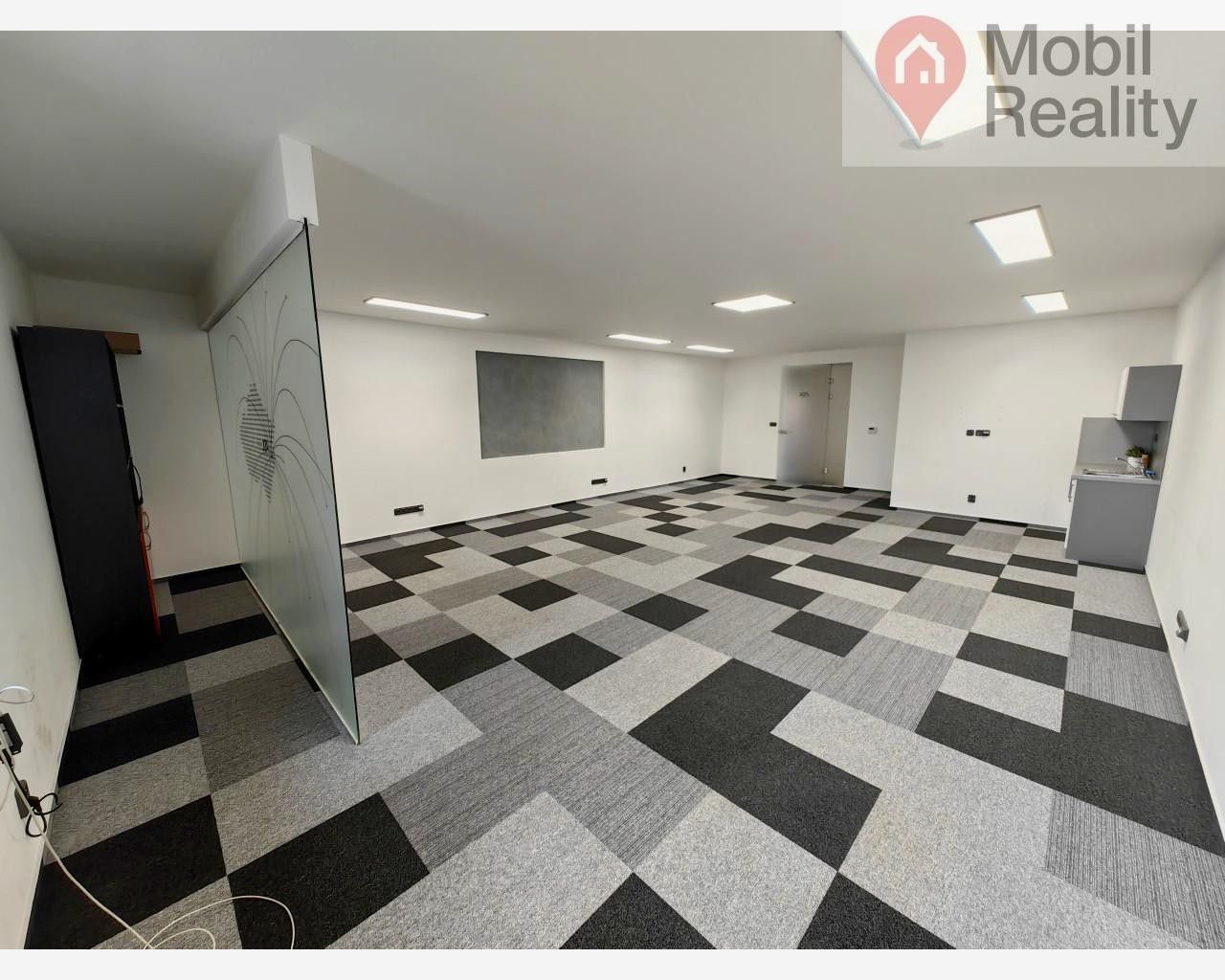 Pronájem komerčního prostoru 67 m² - foto 1