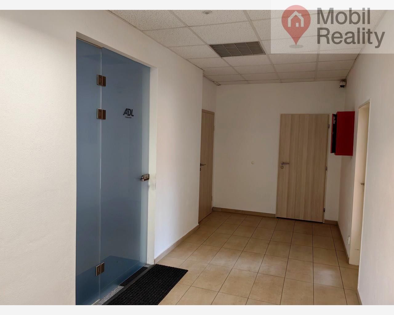 Pronájem komerčního prostoru 67 m² - foto 4