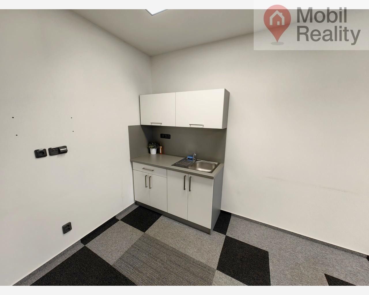Pronájem komerčního prostoru 67 m² - foto 3