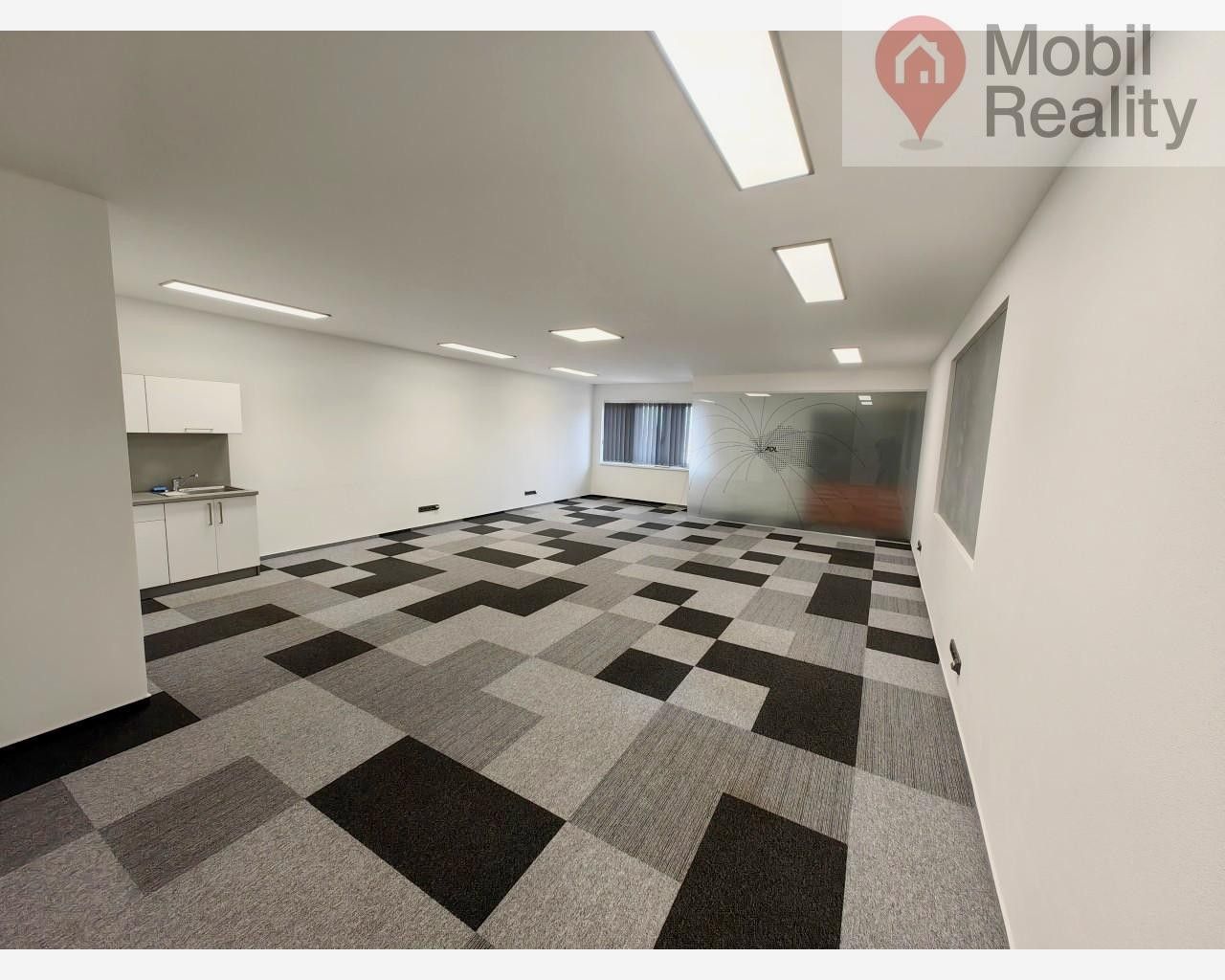 Pronájem komerčního prostoru 67 m² - foto 2