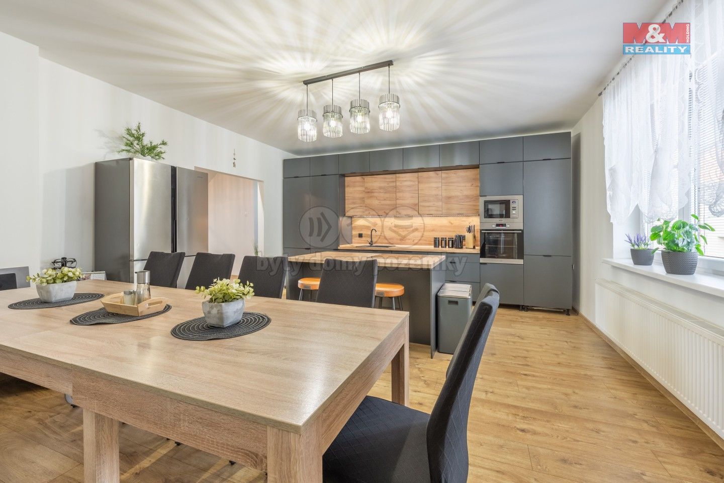Prodej domu 210 m² - foto 1