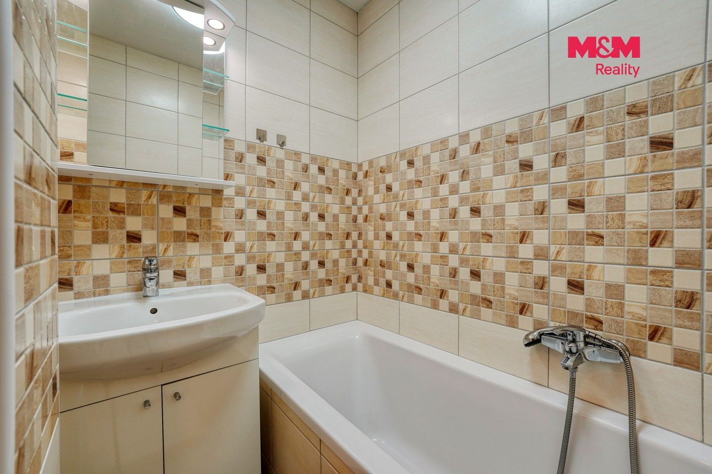 Pronájem bytu 2+1 53 m² - foto 12