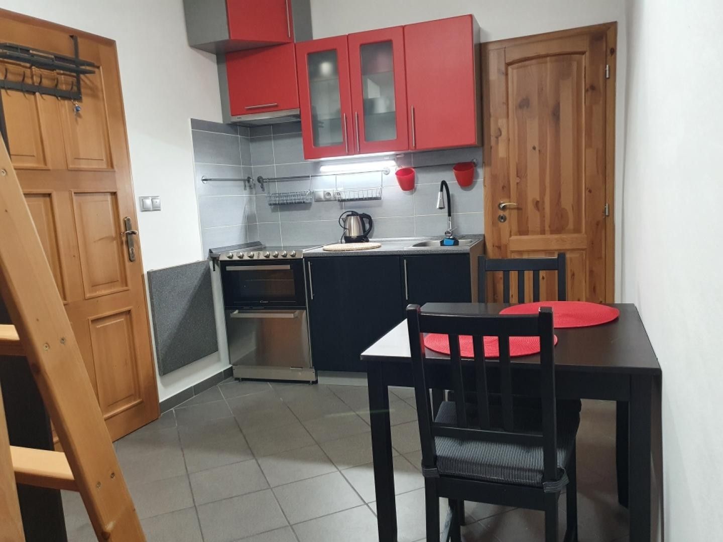 Pronájem bytu 1+kk 20 m² - foto 1