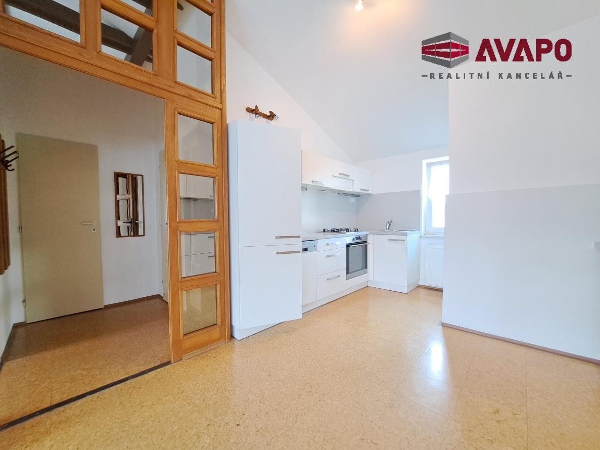 Pronájem bytu 2+kk 70 m² - foto 8