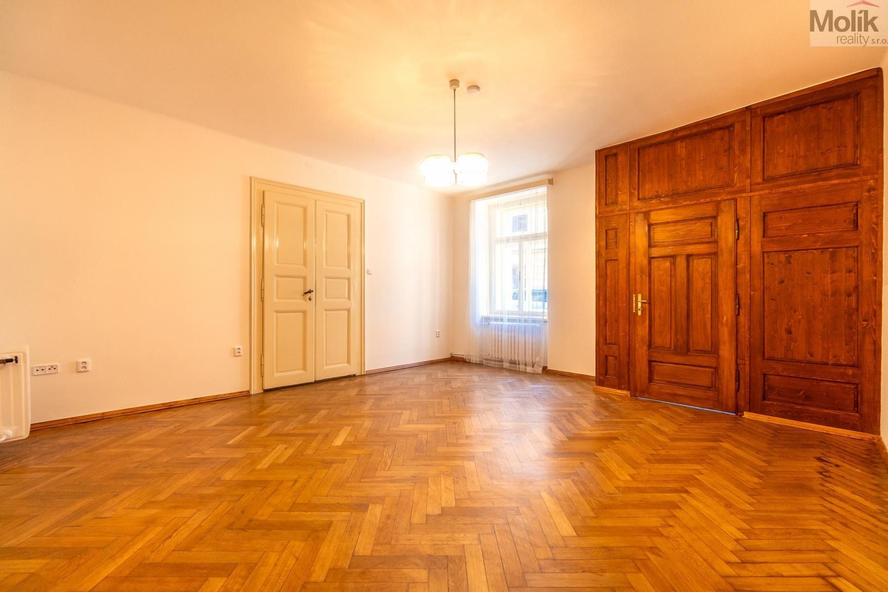 Prodej nemovitosti 326 m² - foto 3