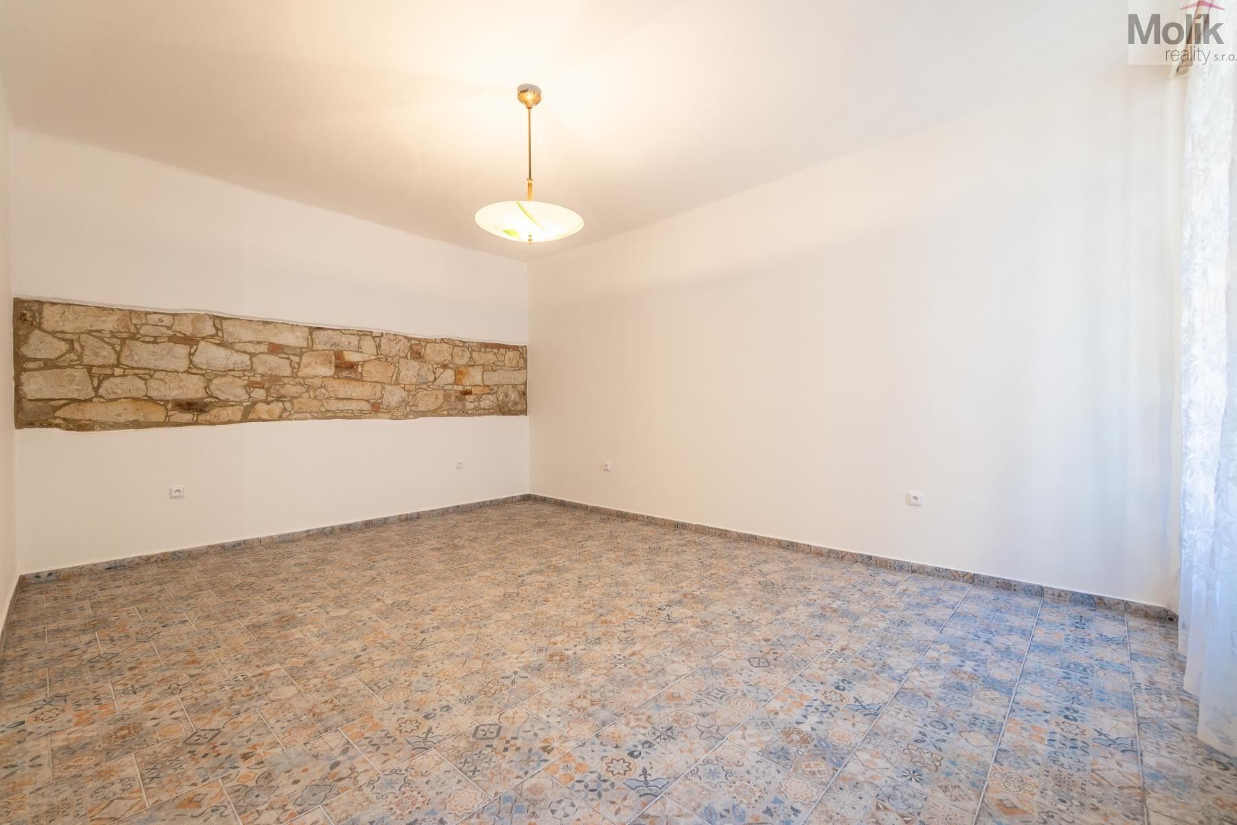 Prodej nemovitosti 326 m² - foto 6