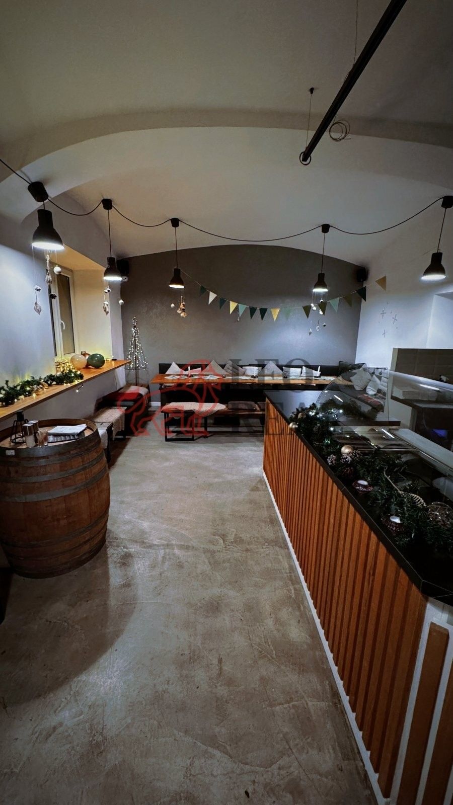 Pronájem komerčního prostoru 56 m² - foto 1