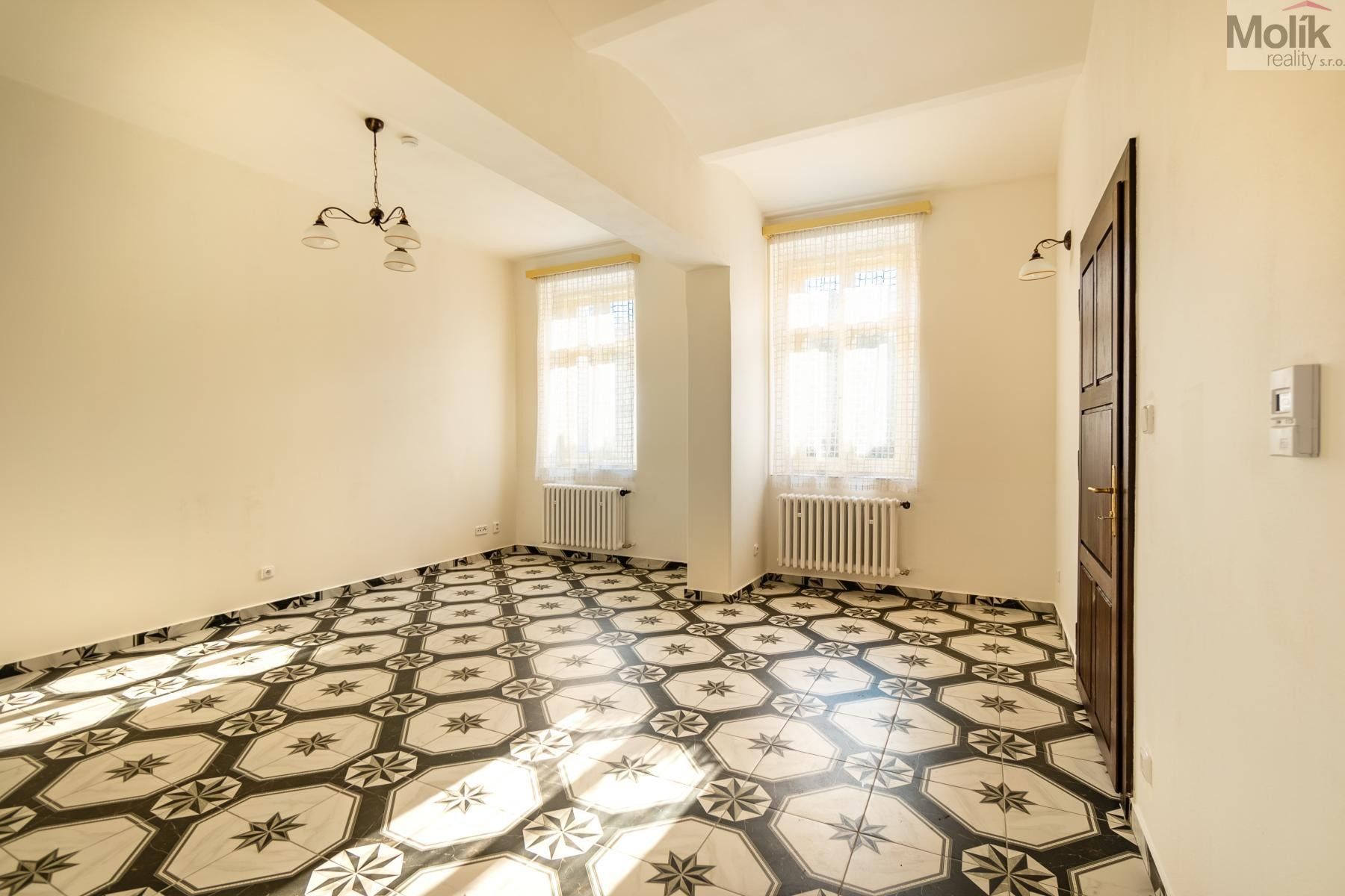 Prodej nemovitosti 326 m² - foto 11
