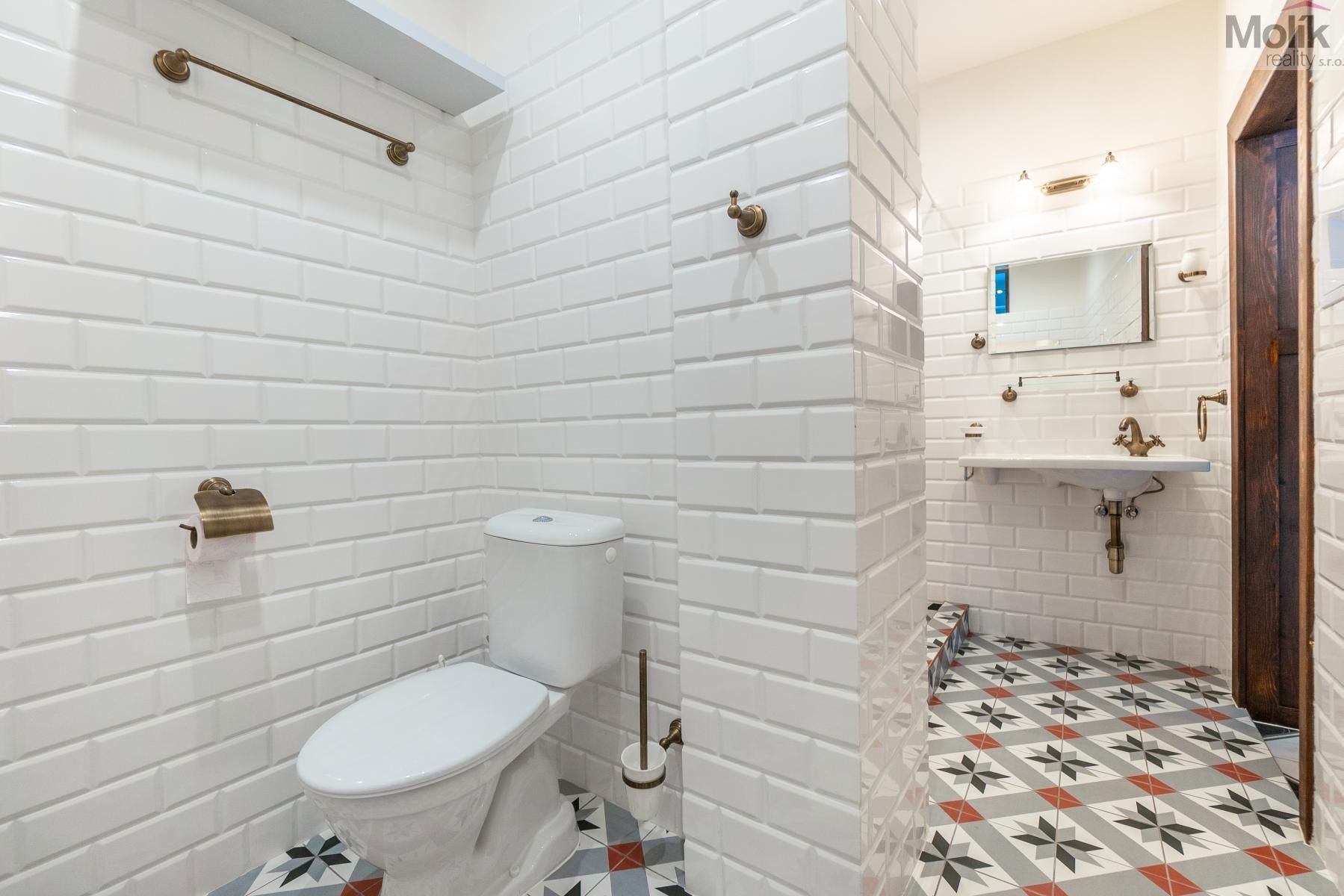 Prodej nemovitosti 326 m² - foto 16