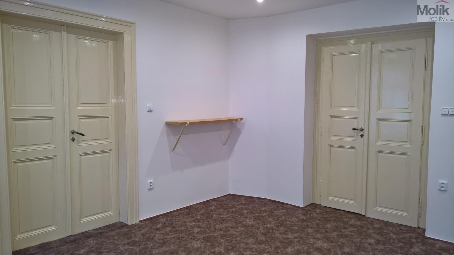 Prodej nemovitosti 326 m² - foto 21