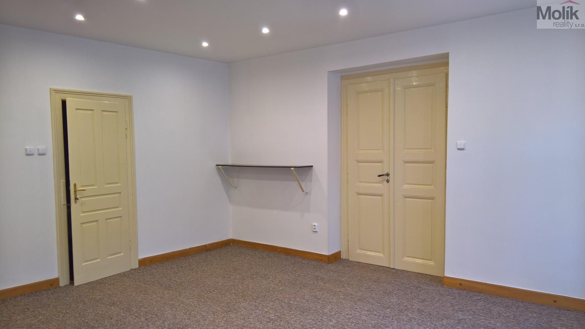 Prodej nemovitosti 326 m² - foto 26