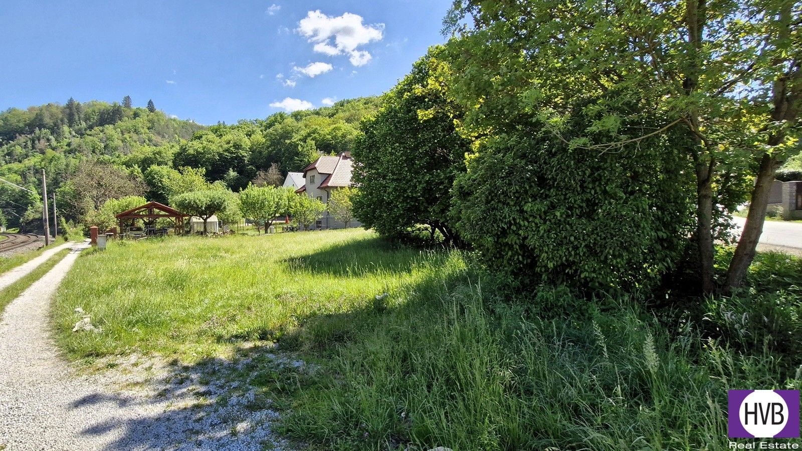 Prodej pozemku 1394 m² - foto 1