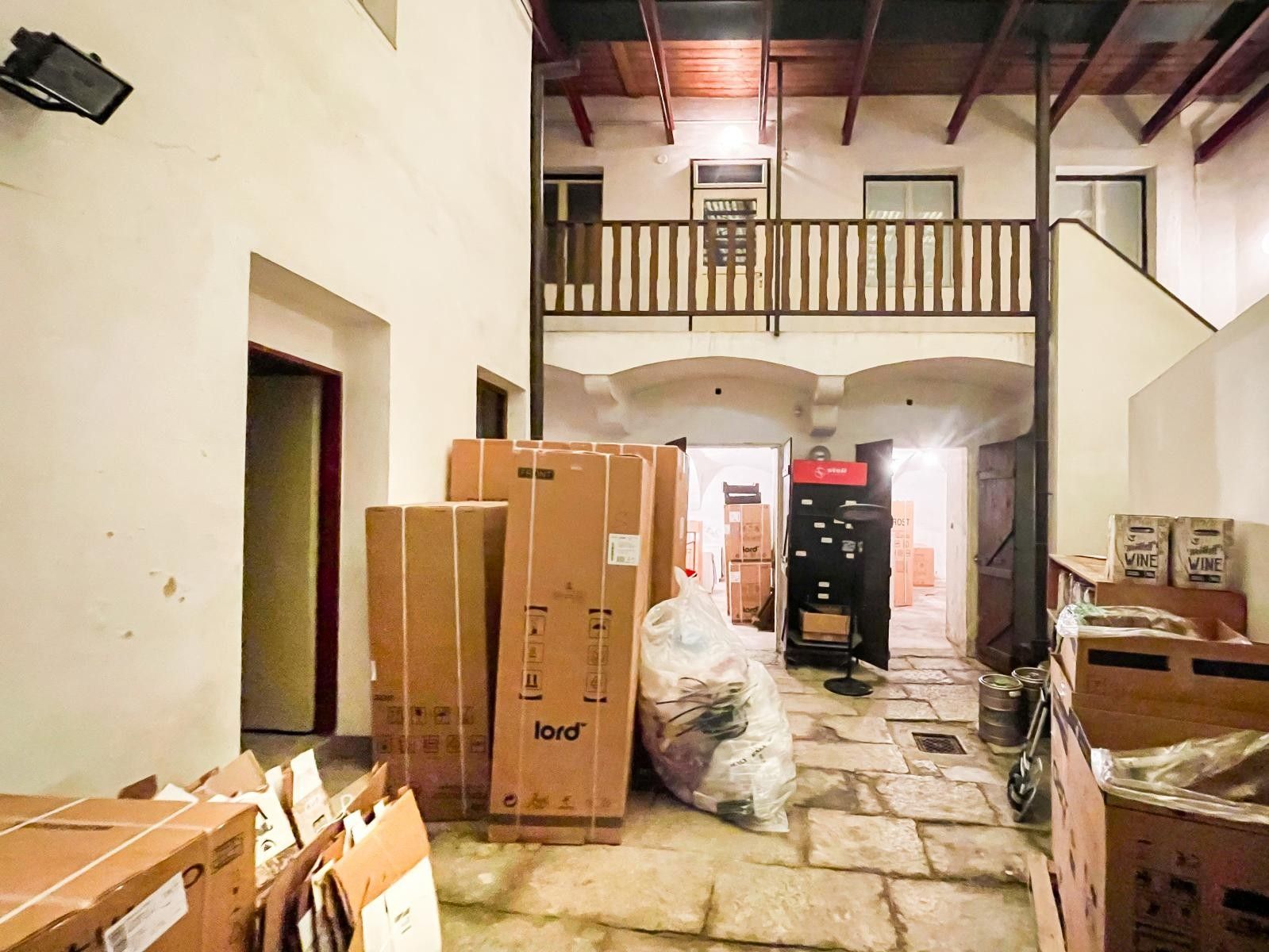 Prodej komerčního prostoru 200 m² - foto 10