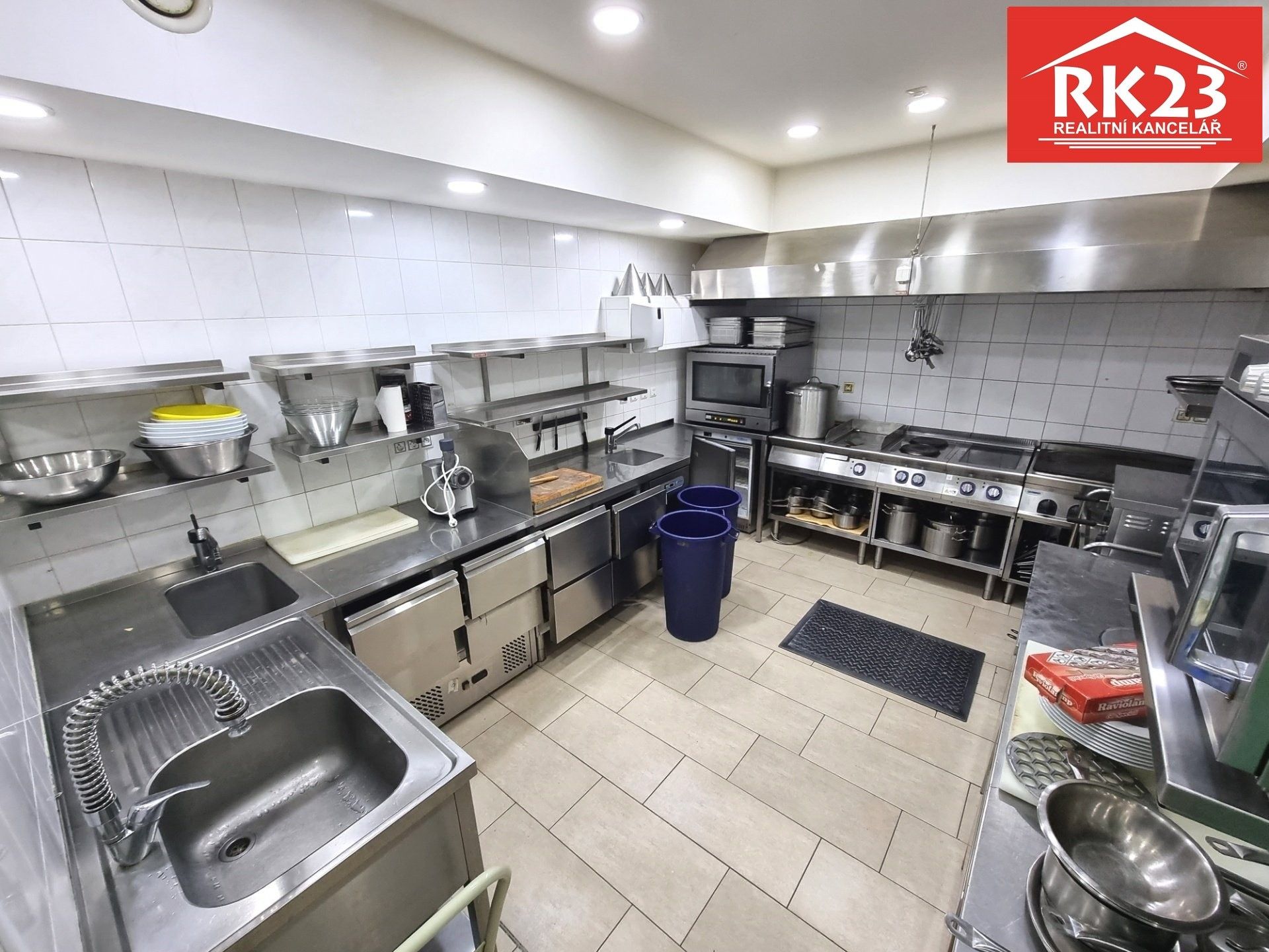 Pronájem komerčního prostoru 150 m² - foto 8