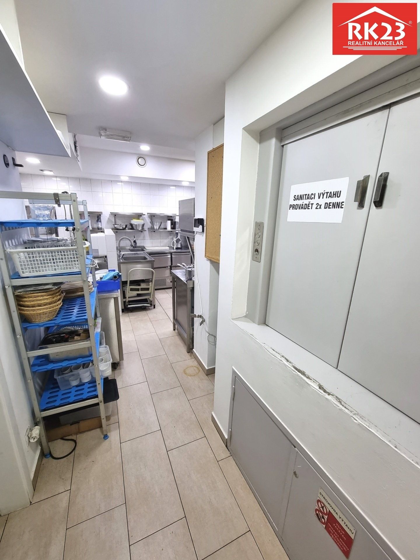 Pronájem komerčního prostoru 150 m² - foto 11