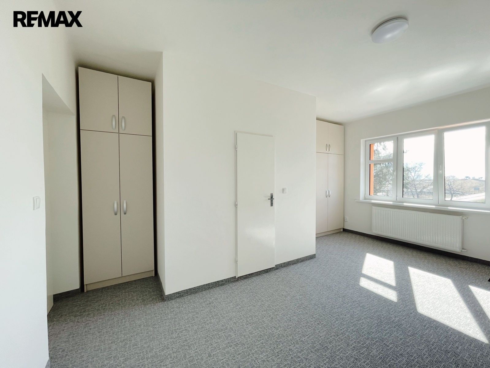 Pronájem komerčního prostoru 100 m² - foto 3