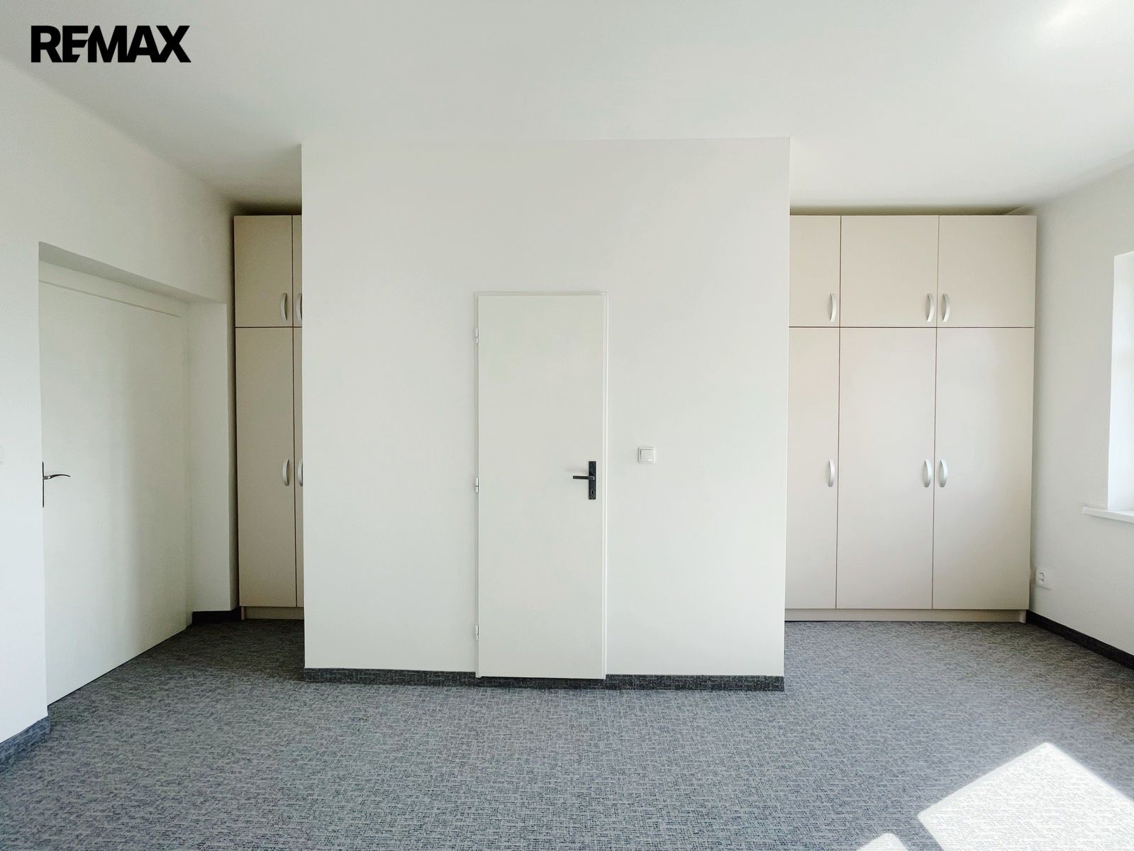 Pronájem komerčního prostoru 100 m² - foto 4