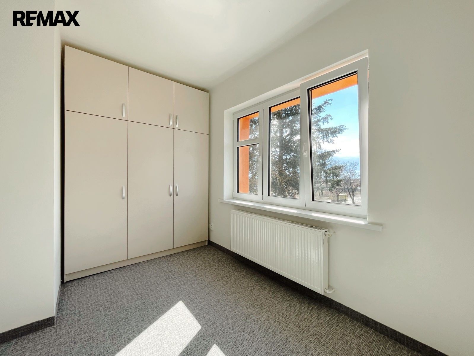 Pronájem komerčního prostoru 100 m² - foto 5