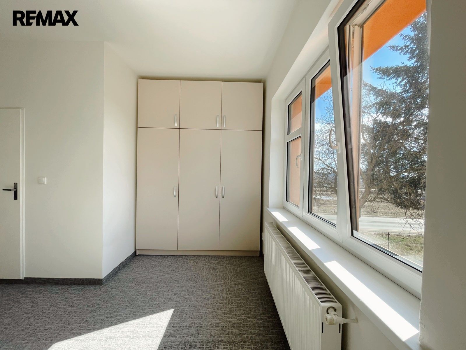 Pronájem komerčního prostoru 100 m² - foto 6