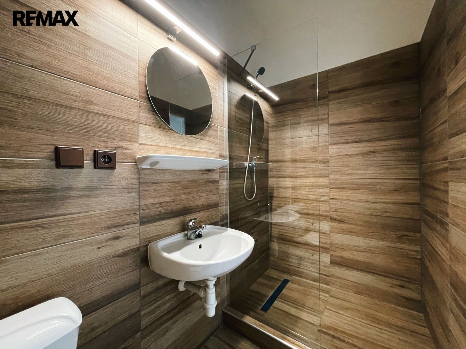Pronájem komerčního prostoru 100 m² - foto 8