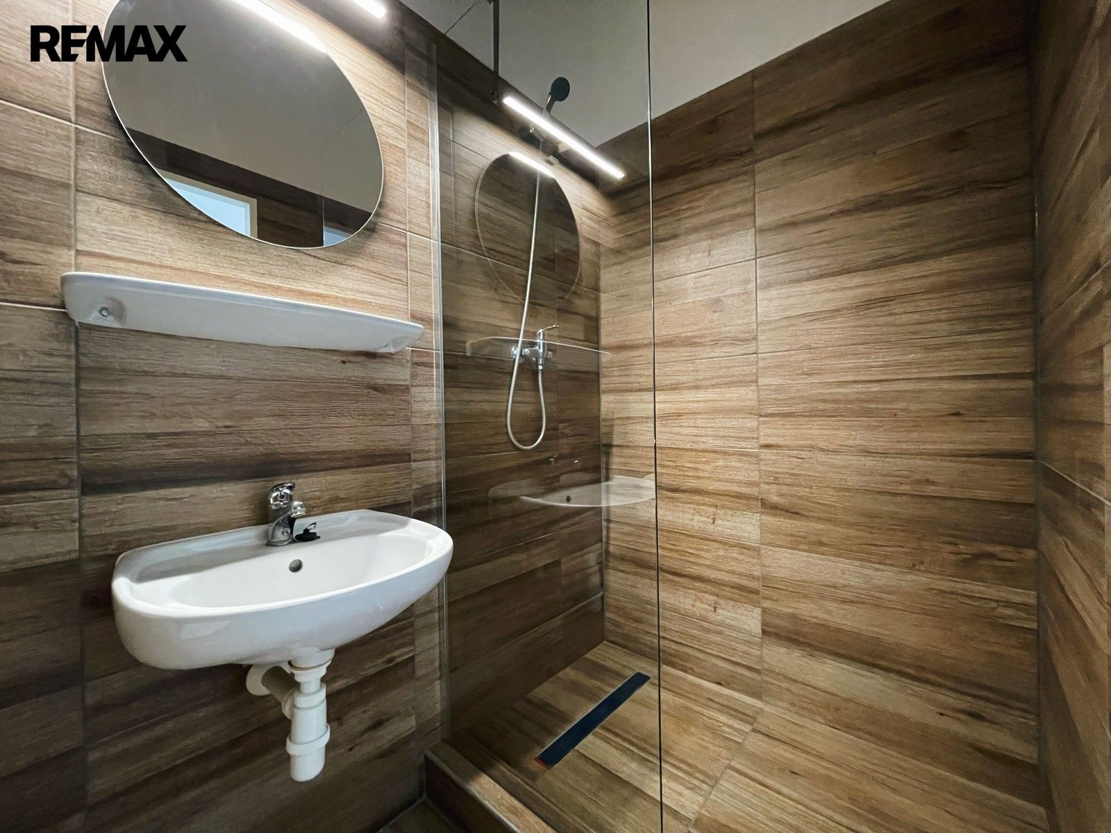 Pronájem komerčního prostoru 100 m² - foto 9
