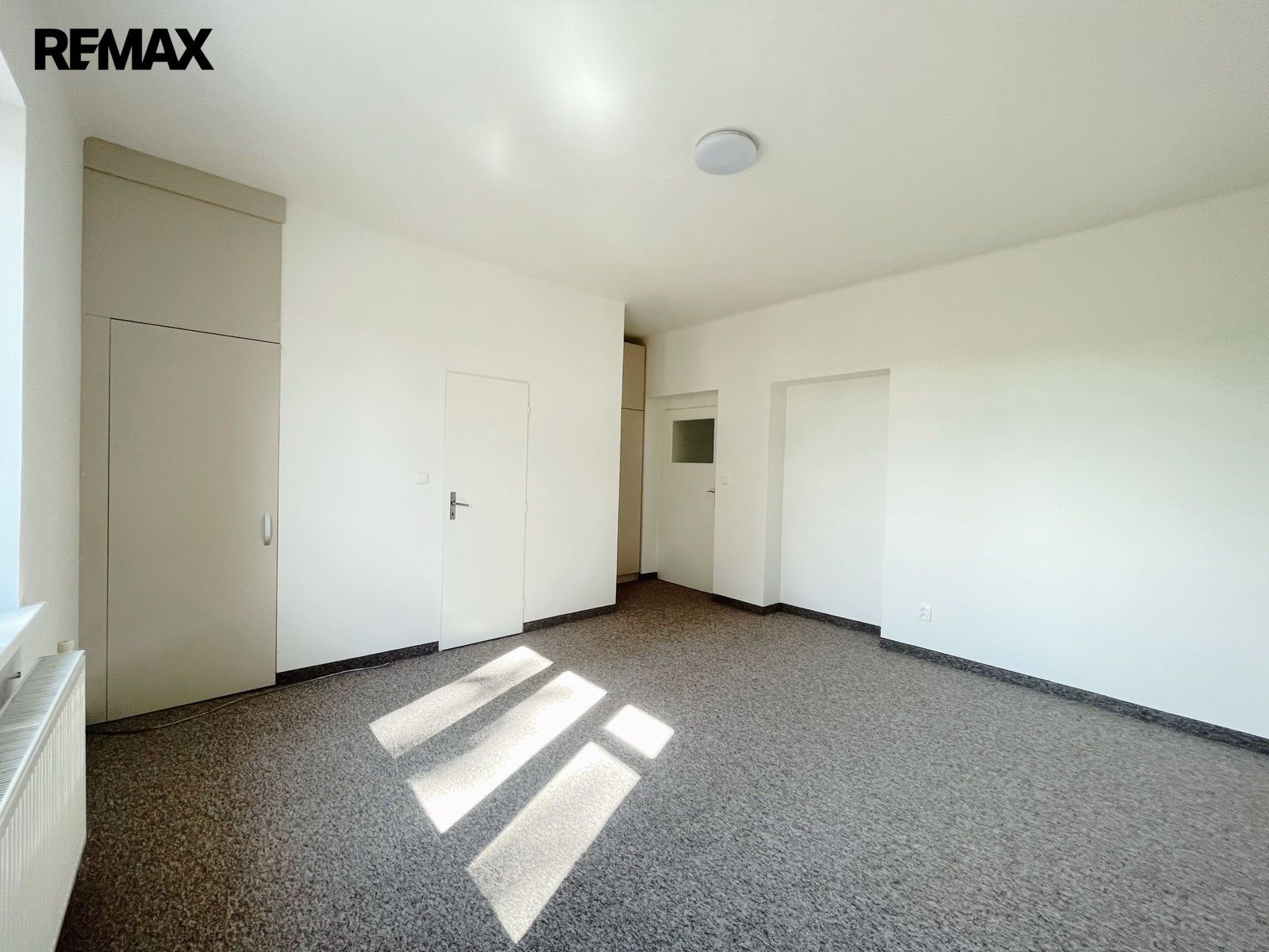Pronájem komerčního prostoru 100 m² - foto 12