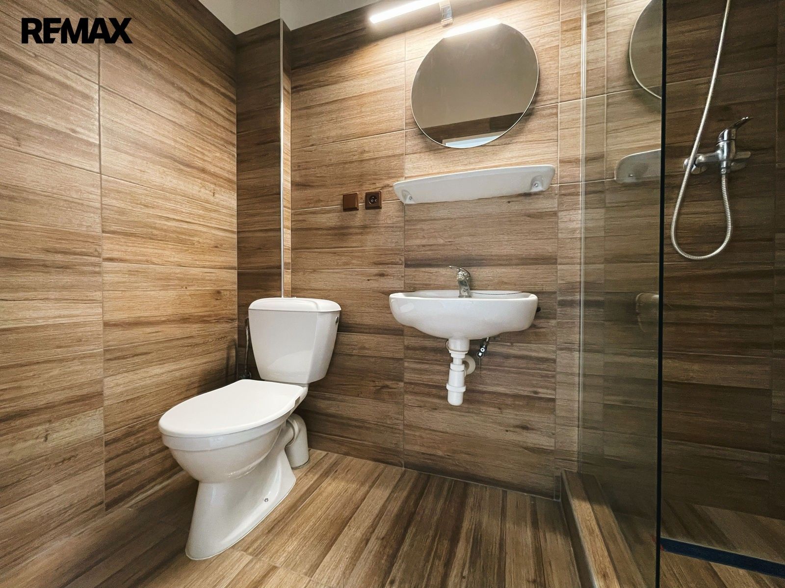 Pronájem komerčního prostoru 100 m² - foto 10