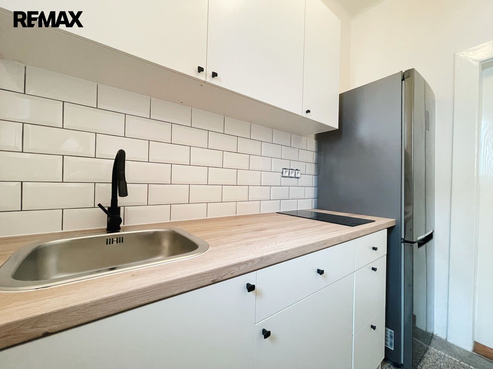 Pronájem komerčního prostoru 100 m² - foto 25