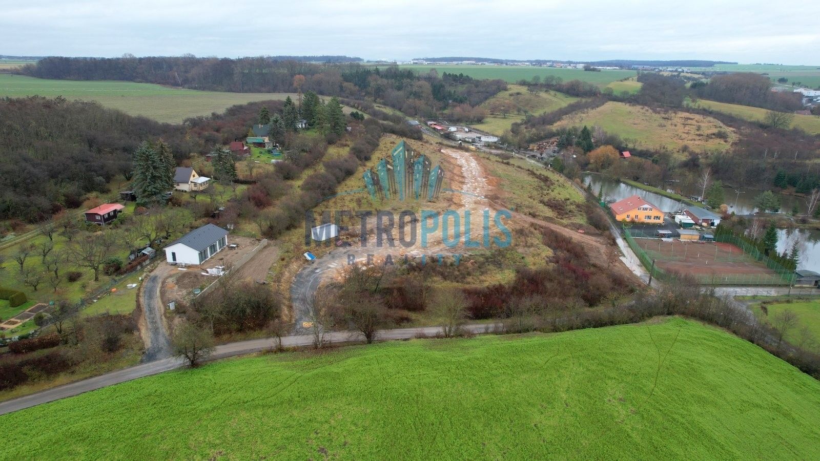 Prodej pozemku 862 m² - foto 1