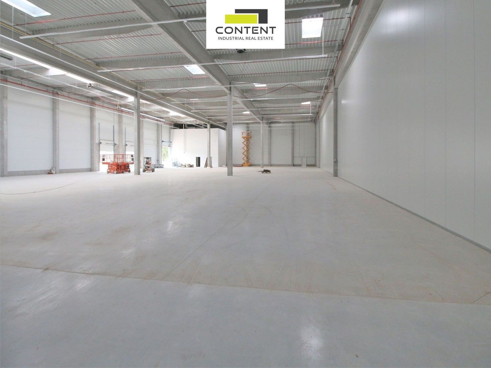 Pronájem komerčního prostoru 1800 m² - foto 1