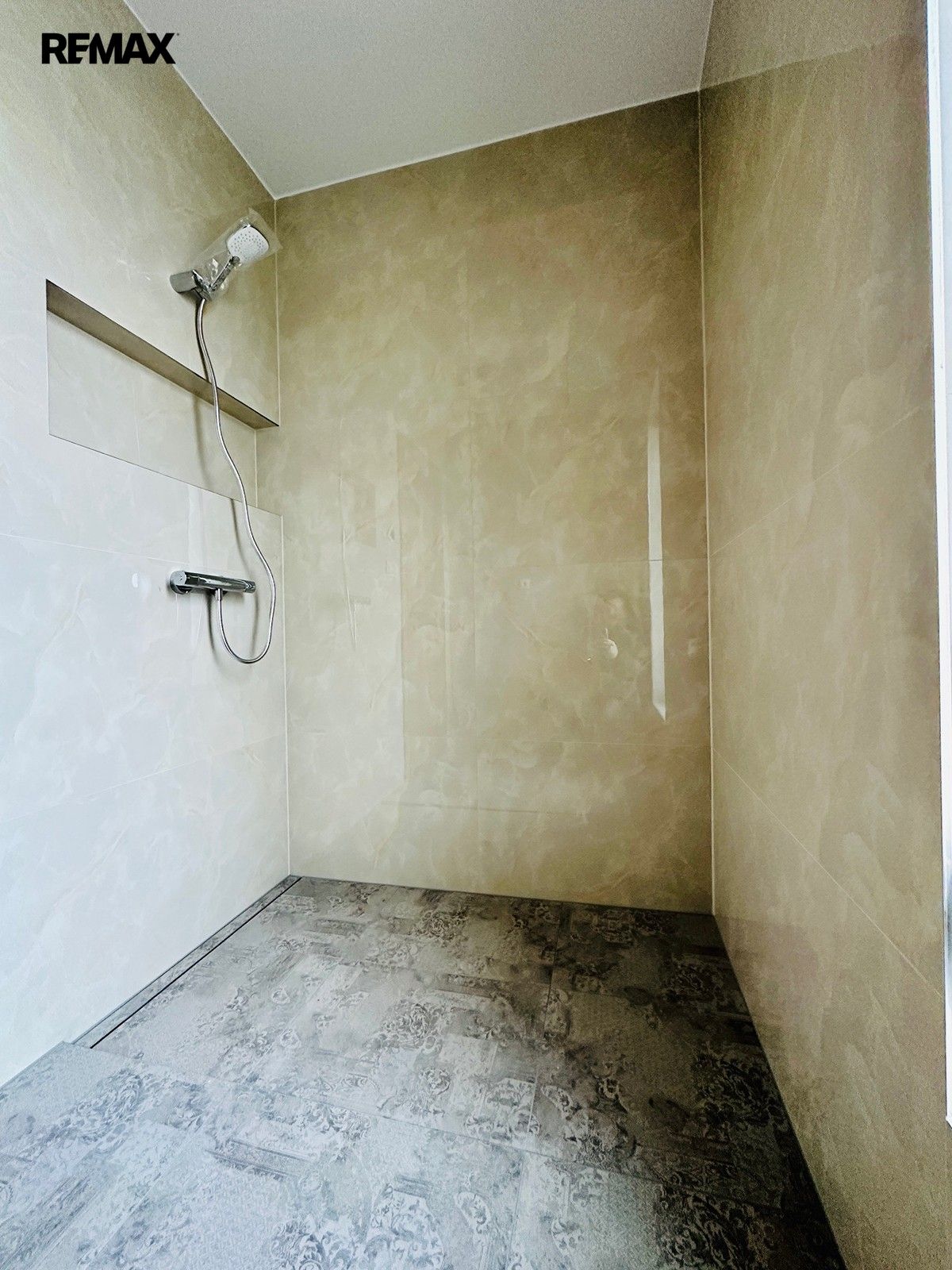 Pronájem bytu 3+kk 90 m² - foto 9