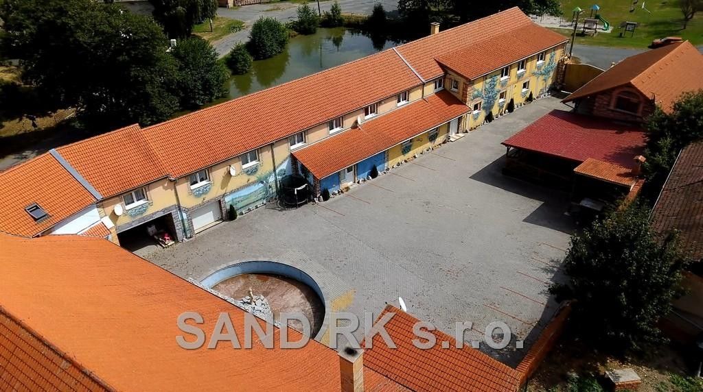 Pronájem nemovitosti 1000 m² - foto 7