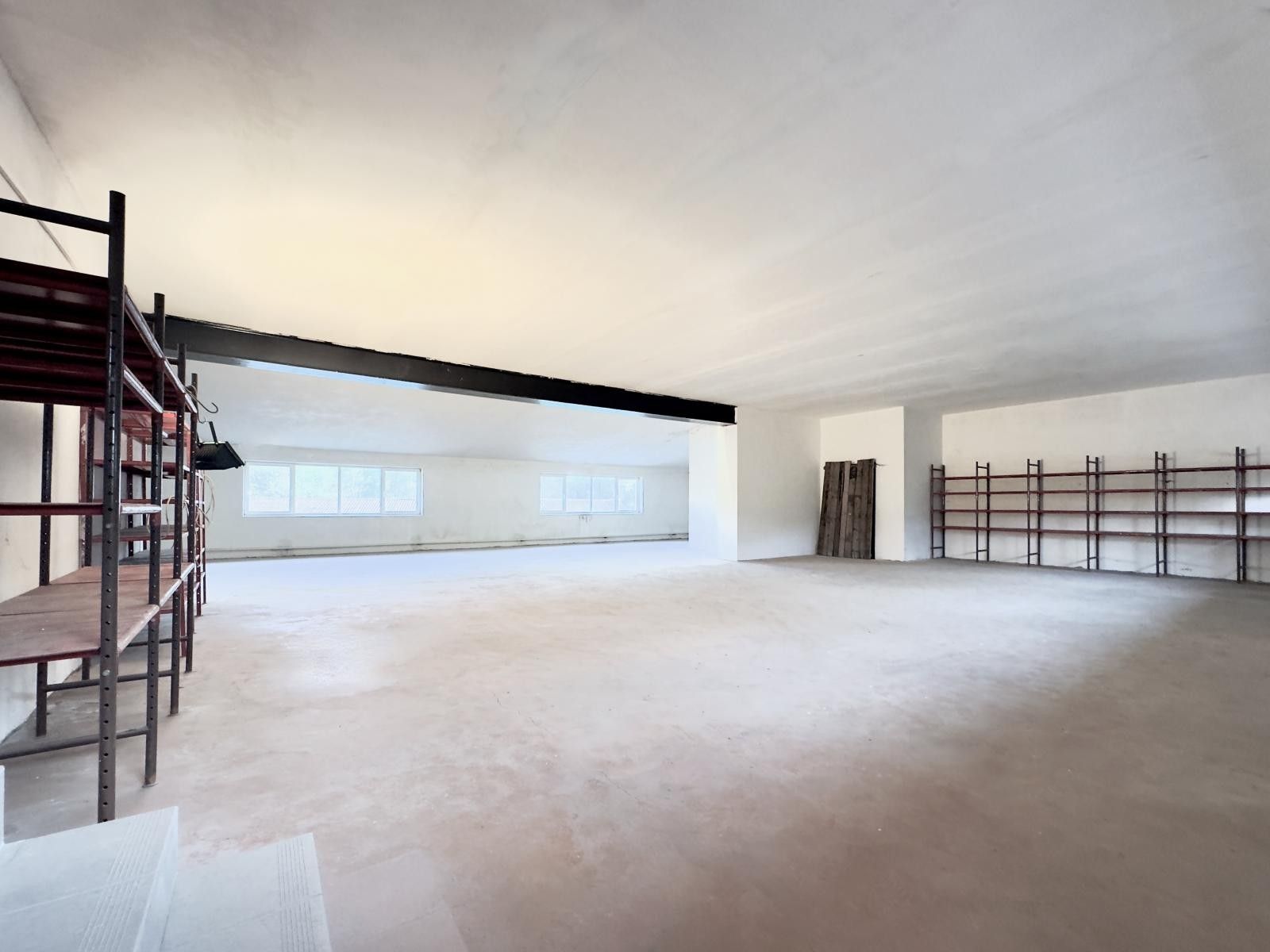 Pronájem komerčního prostoru 250 m² - foto 1